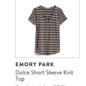 Short sleeve knit top striped NEW